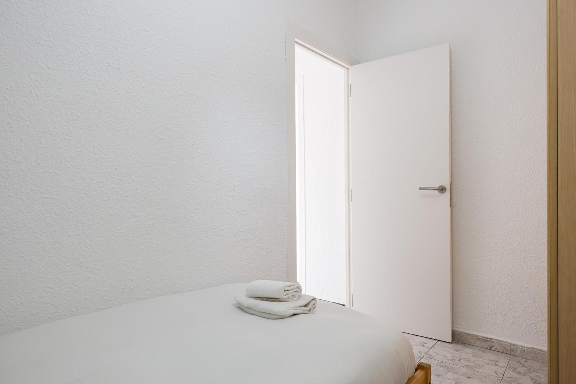 Besos - Bright Apartment Close To Congress & Port Sant Adrià de Besòs Exterior foto